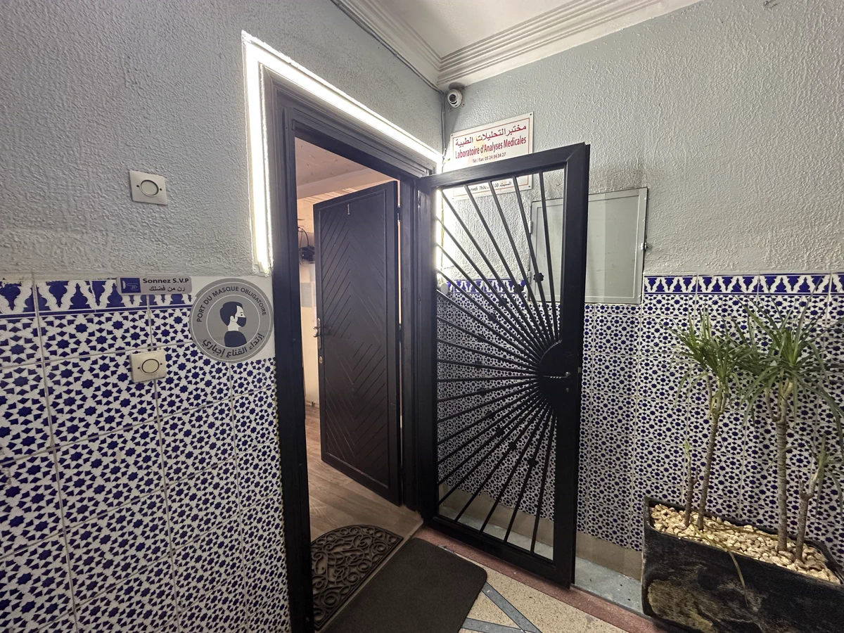 Porte du laboratoire